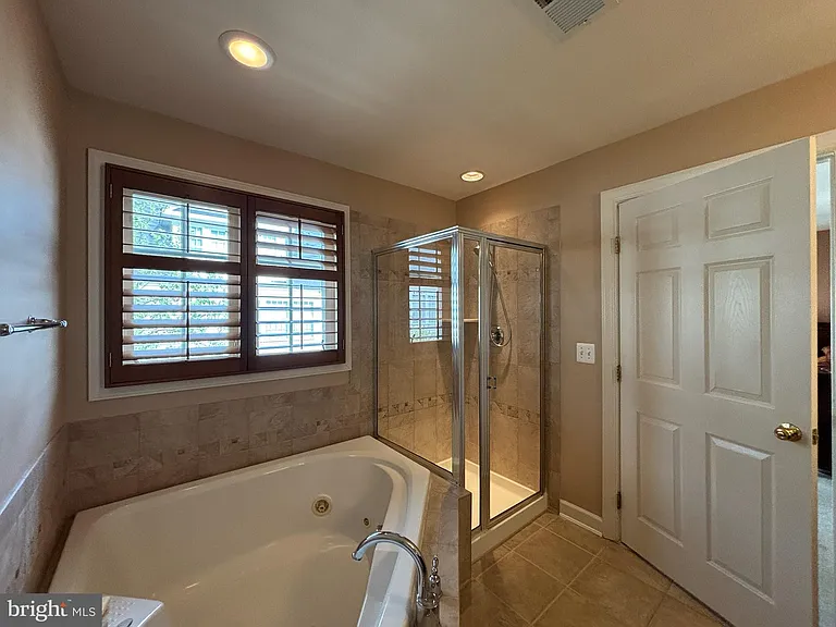 8006 Reserve Way — Photo 27