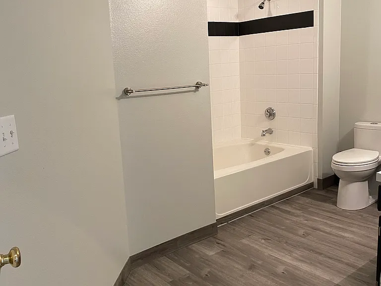 4205 Bay Club Cir — Photo 25
