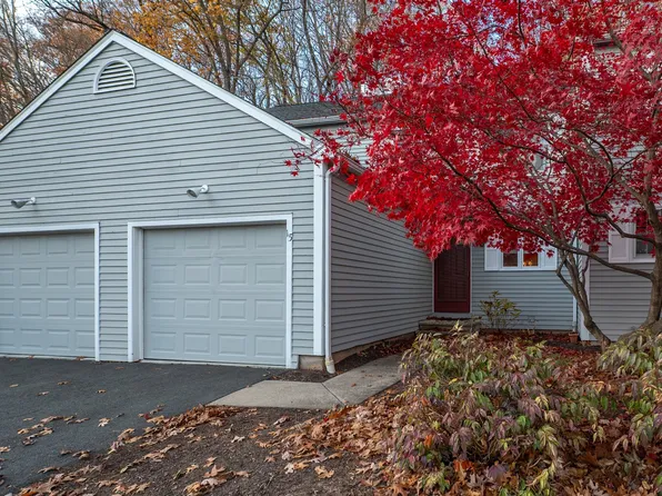 15 Quarry Village Road #15, Cheshire, CT 06410