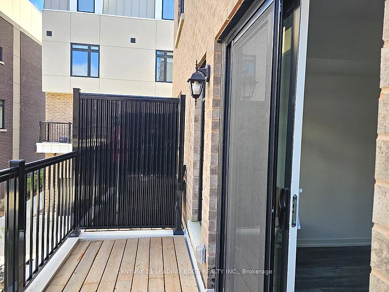 10 Spruce Pines Cres #2 — Photo 17