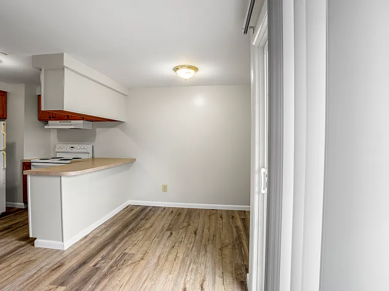 Clay Court Apartments — Photo 97