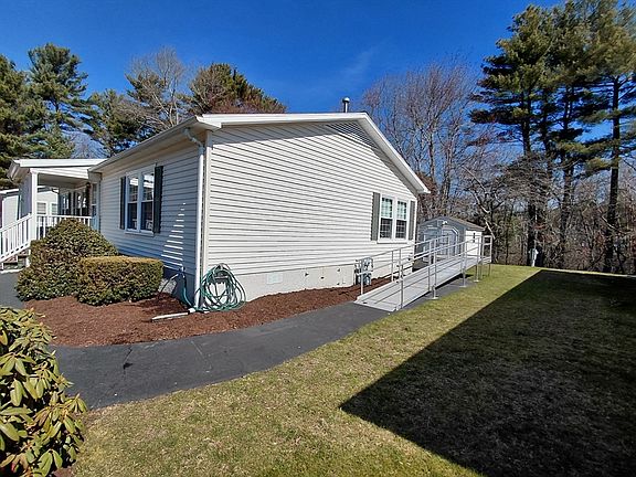 3rd image of 17 Briarwood Cir