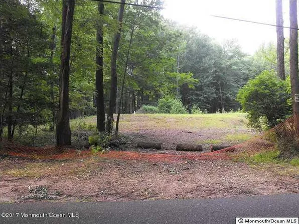 2 Huneke Way, Millstone, NJ 08535