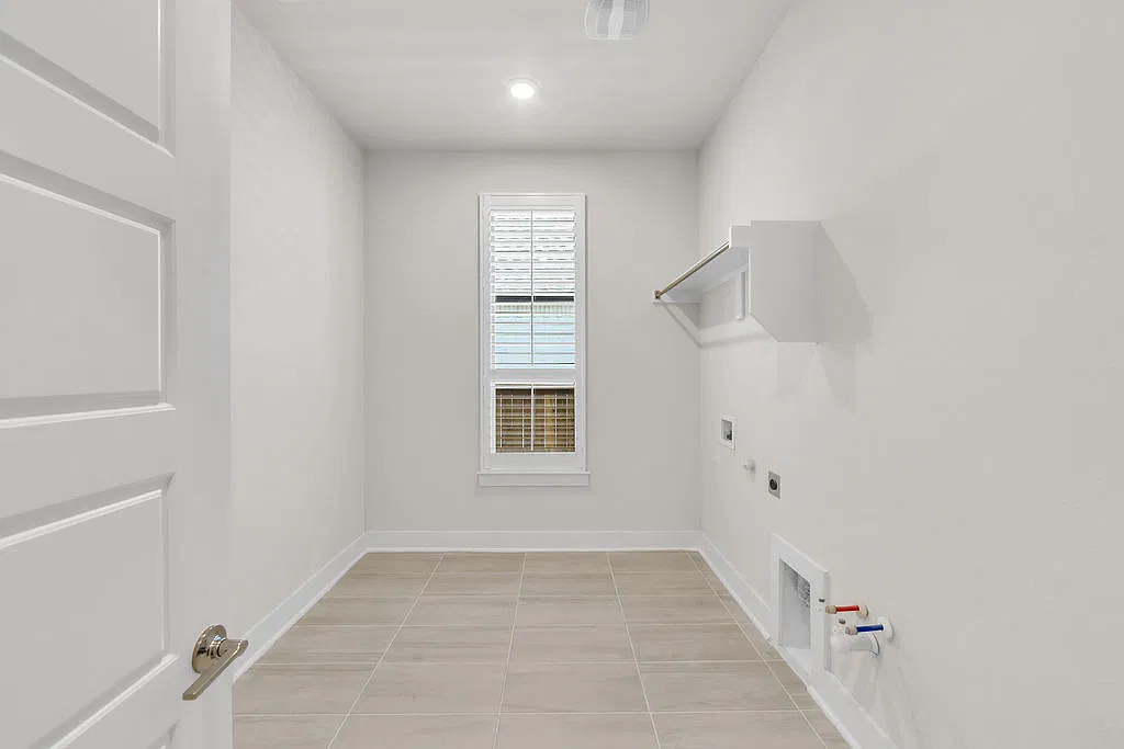 4 bed, 3057 sqft, $6,000 — Photo 2