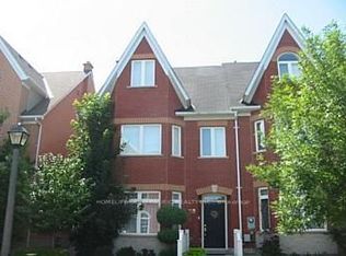 28 Angus Meadow Dr, Markham, ON L6C 1Z2