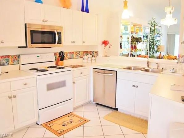 120 Asaf Dr #304, Naples, FL 34104