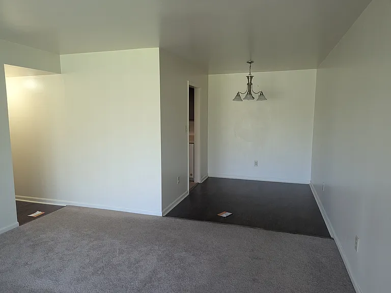 Chateau Riviera — Photo 17