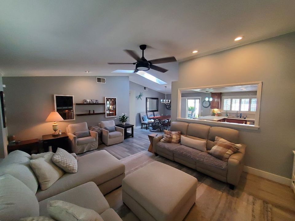2nd image of 28498 Sycamore Dr