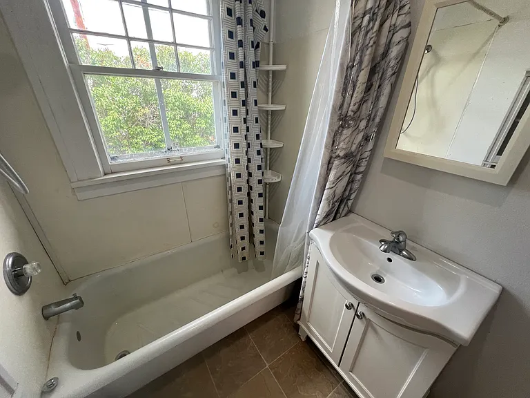 116 S 5th St E — Photo 17