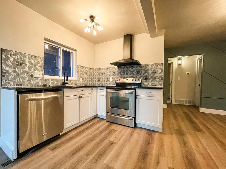 704 Cooper Ave #A — Photo 3