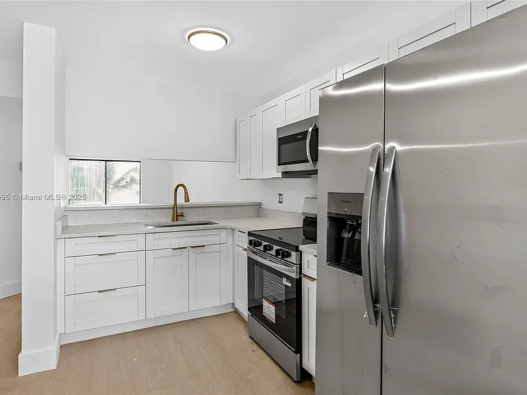 4198 Lakeside Dr #4198 — Photo 6