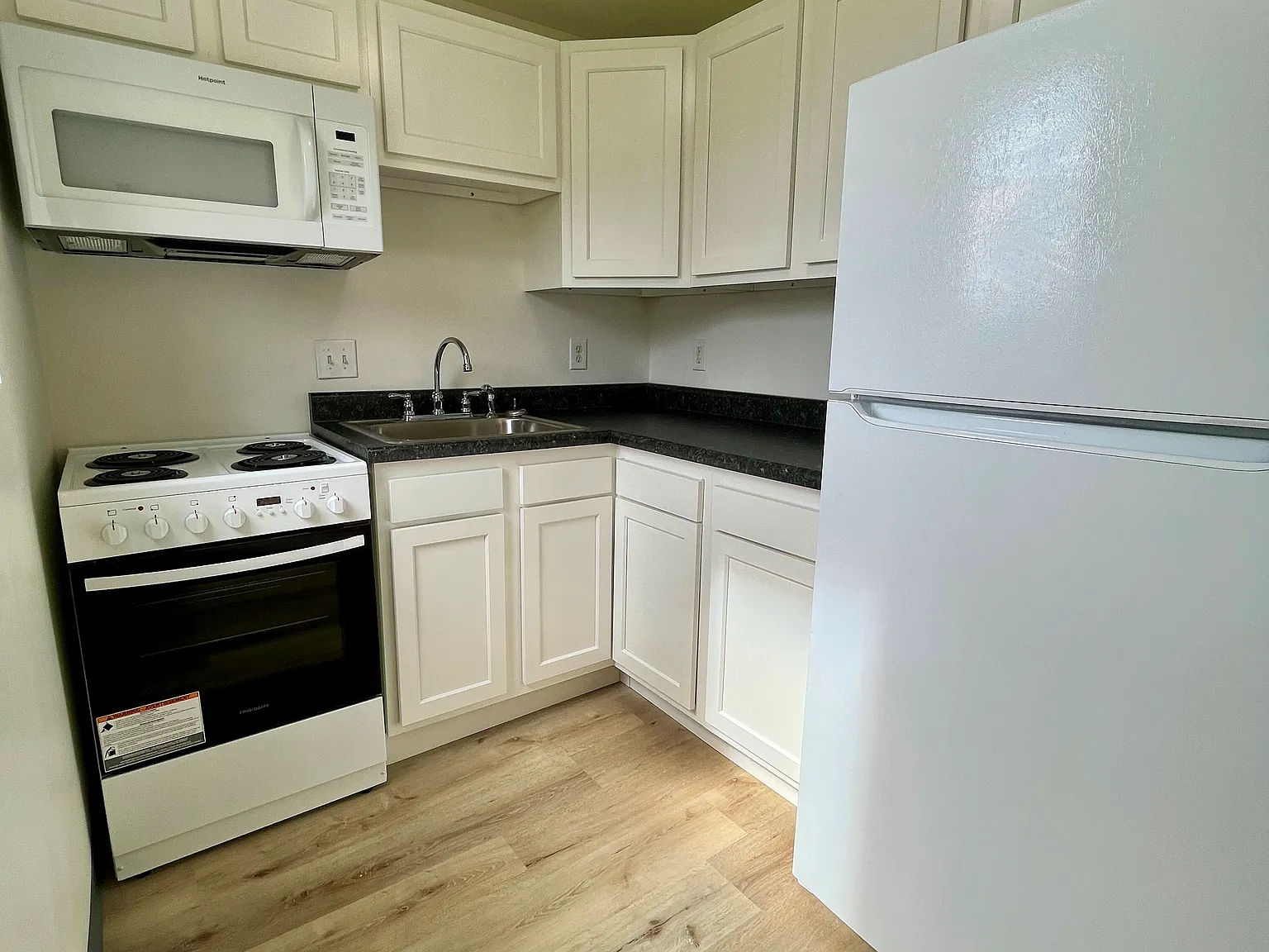 2 bed, $1,025 — Photo 4