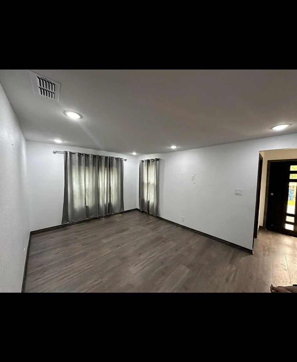 2 bed, 1000 sqft, $1,450 — Photo 1