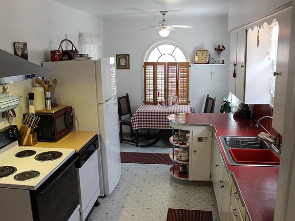 5th image of 1614 S Walnut St
