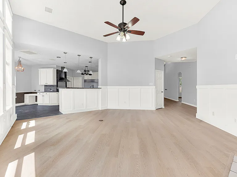 1413 Westmont Dr — Photo 14