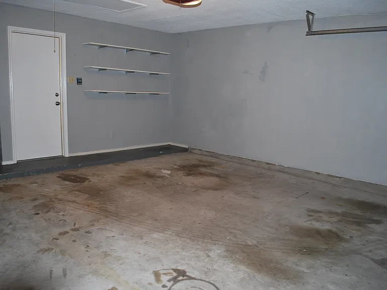 2506 Beverly Cv — Photo 12