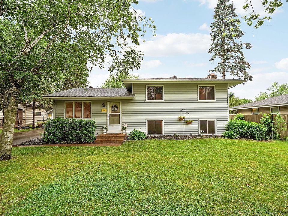 1st image of 3431 Emerald Dr