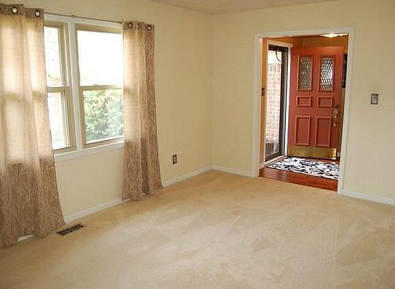 5th image of 121 Creek View Dr