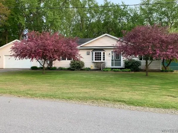 6670 Swyers Rd, Castile, NY 14427