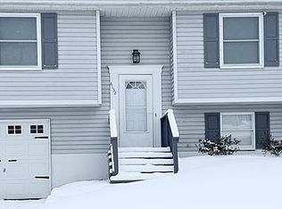 6138 Palisades Dr, Cicero, NY 13039