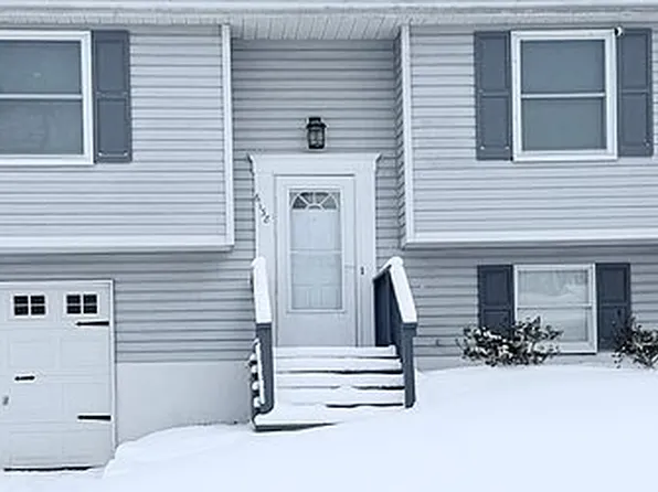 6138 Palisades Dr, Cicero, NY 13039