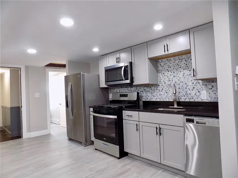 56 Vinton St #3 — Photo 2