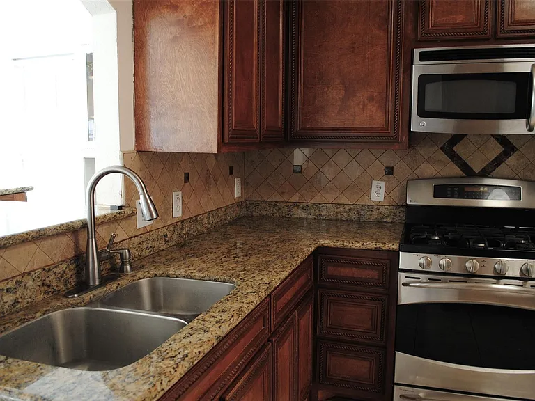 3910 Starbridge Pointe Ln — Photo 13