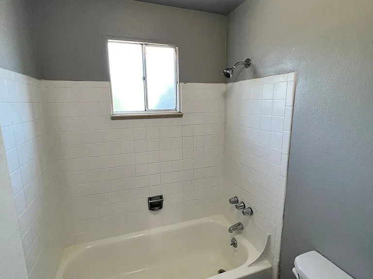 Crestview Apartments — Photo 49