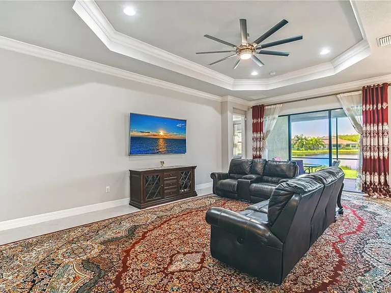 11541 Stonecreek Cir W — Photo 14
