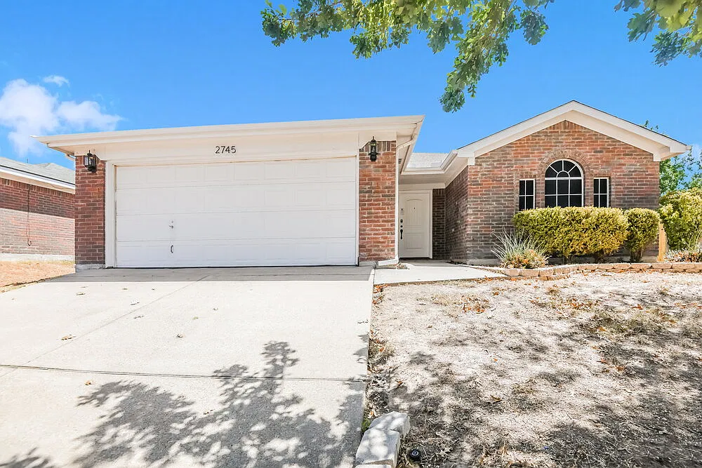 3 bed, 2.0 bath, 1288 sqft, $1,965 — Photo 1