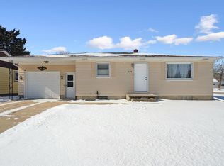 414 7th St, Jesup, IA 50648