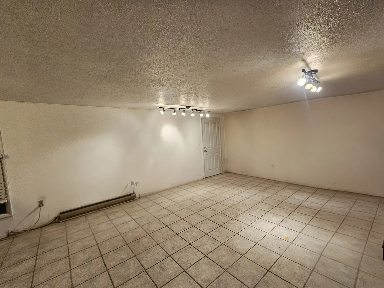 Studio, 1400 sqft, $2,150 — Photo 1