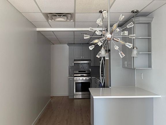 4th image of 578 Newark Ave #2