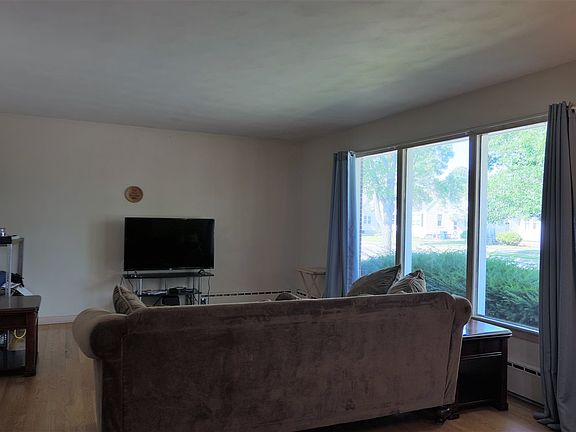 3rd image of 928 S 9th Ave