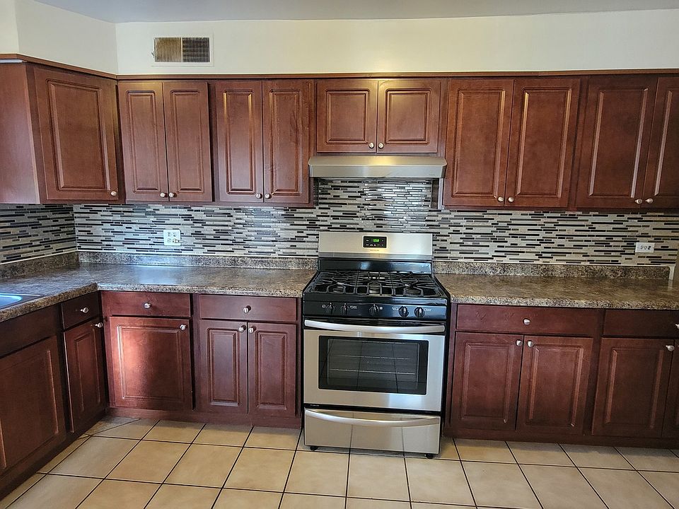 1st image of 6542 N Hoyne Ave #2N
