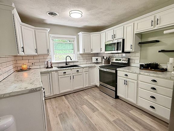 5th image of 260 Rolling Hills Dr