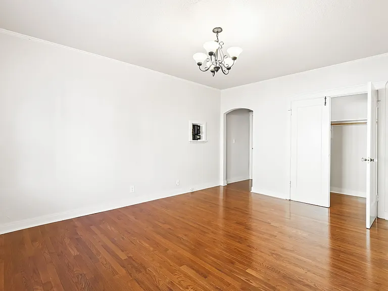 Amber Court Apartments — Photo 7