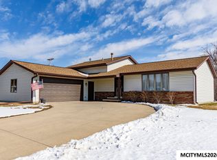 1925 S Carolina Ter, Mason City, IA 50401