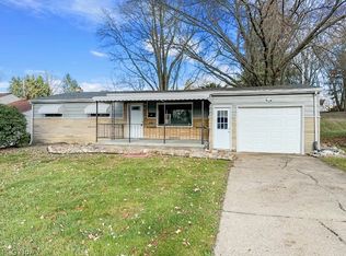 69 Memorial Cir, Campbell, OH