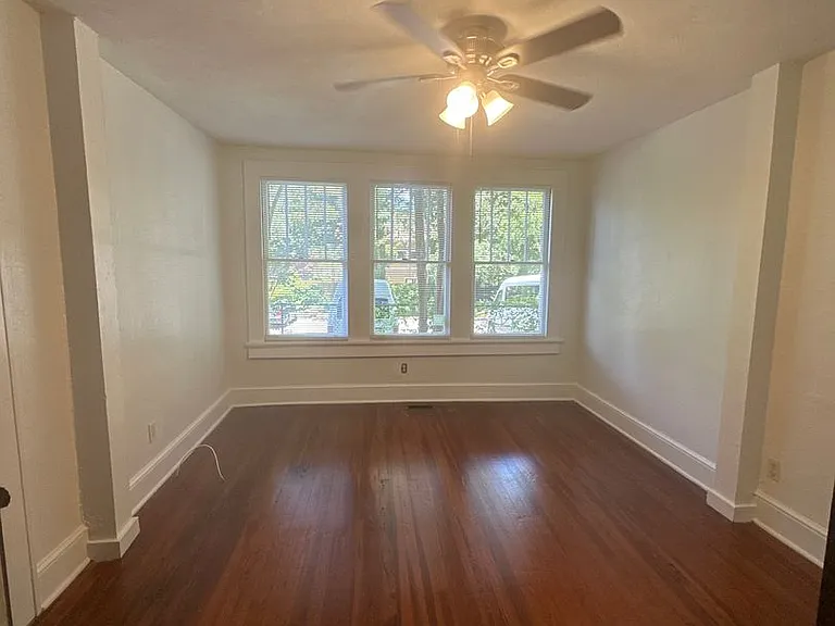 534 E Call St — Photo 9