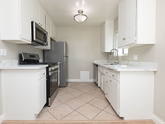 5th image of 1724 Butler Ave APT 5