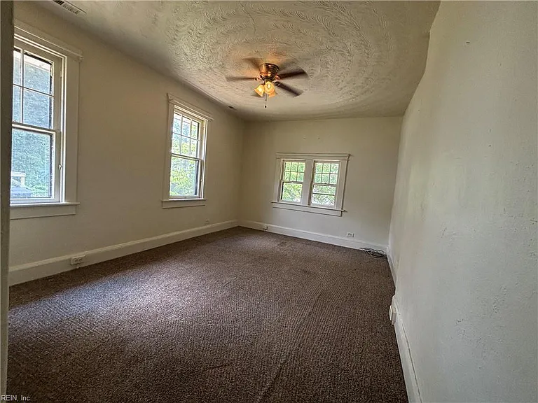 316 Constitution Ave — Photo 12