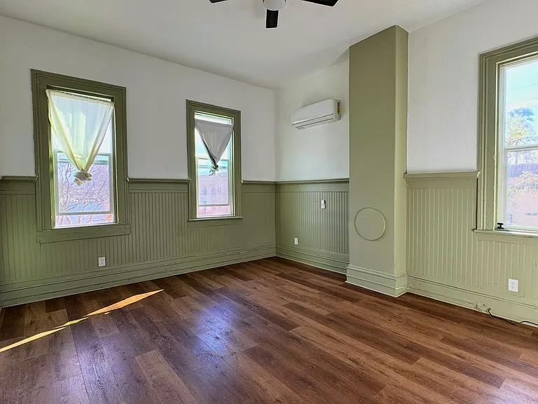 145 W Flora St #D — Photo 2