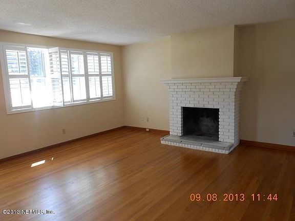 2nd image of 6326 Mercer Cir W