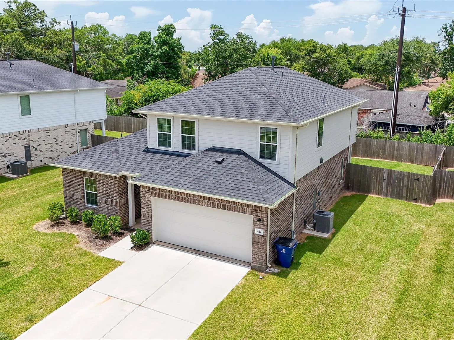 5 bed, 3.5 bath, 2097 sqft, $2,799 — Photo 2