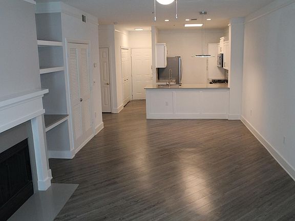 3rd image of 5450 Glenridge Dr NE #1523187