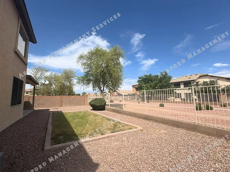 8303 S 47th Ln — Photo 40