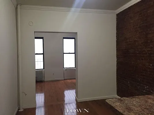 Rented by Town Residential | media 9