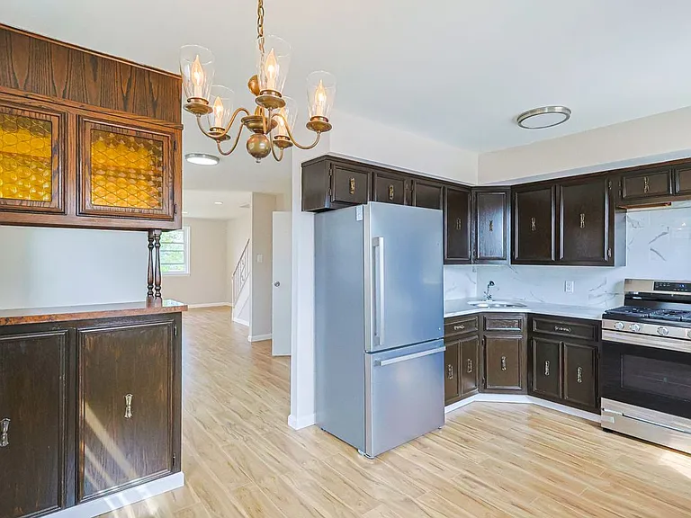 1826 Tomlinson Rd — Photo 9