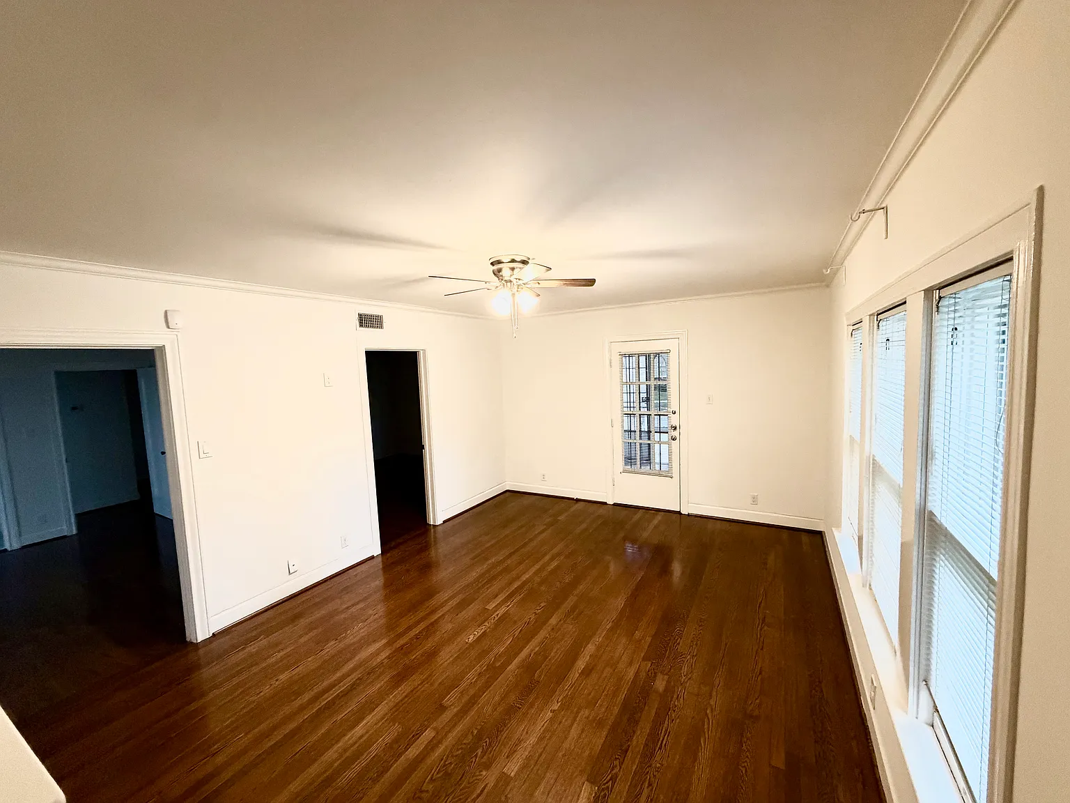 2 bed, 1400 sqft, $2,000 — Photo 2